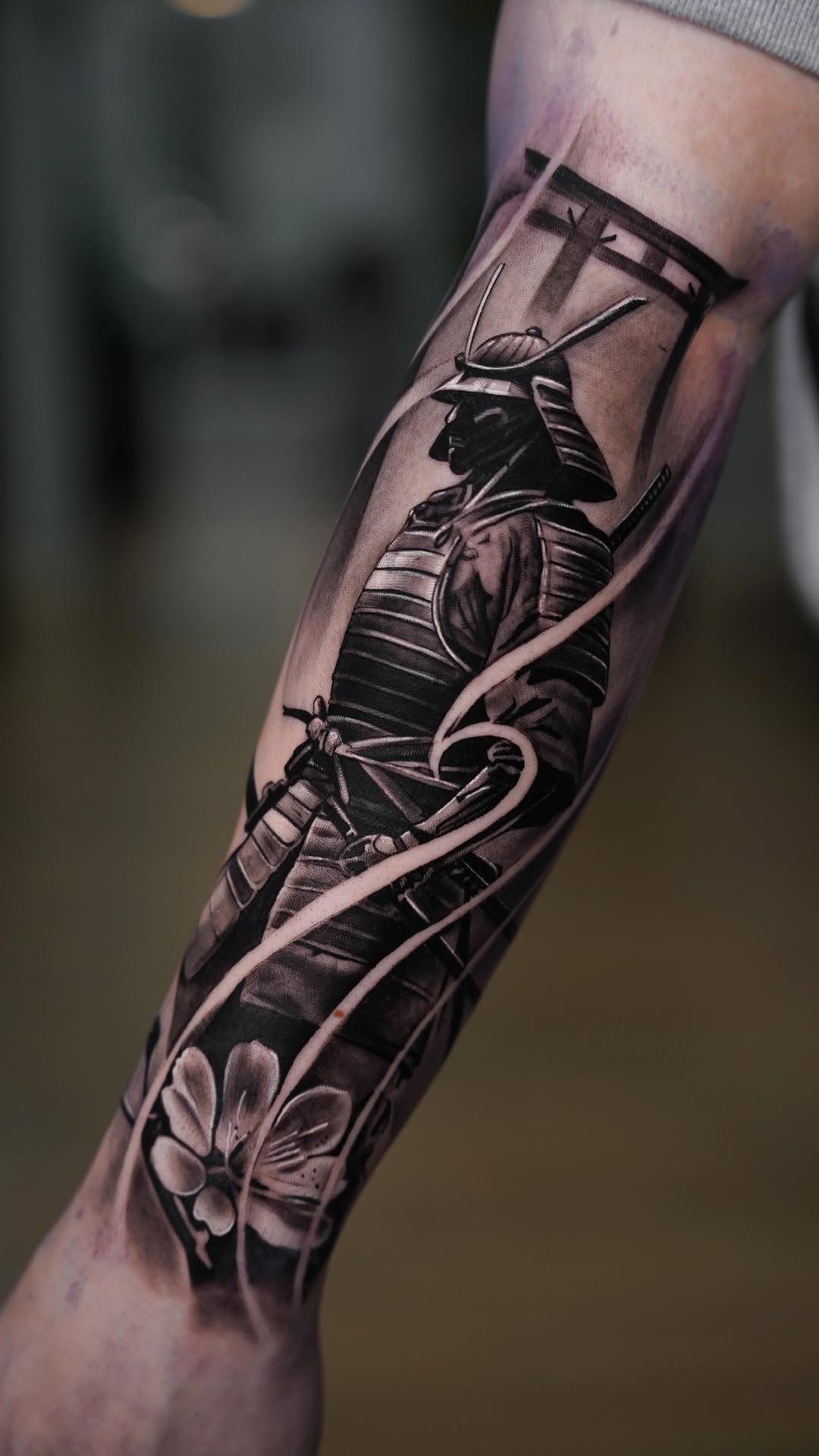 עבודת קעקוע — Future Tattoo