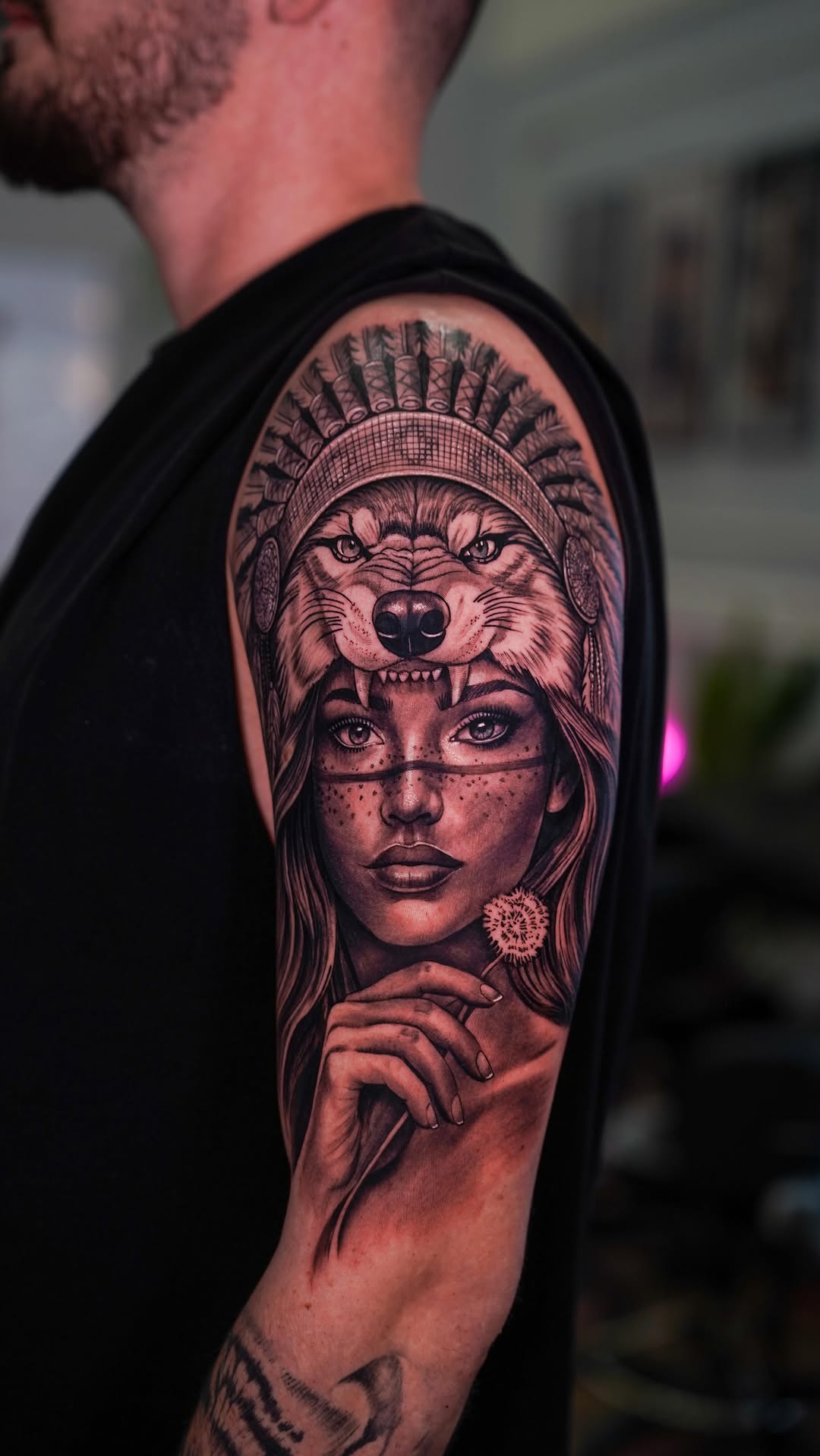 עבודת קעקוע — Future Tattoo